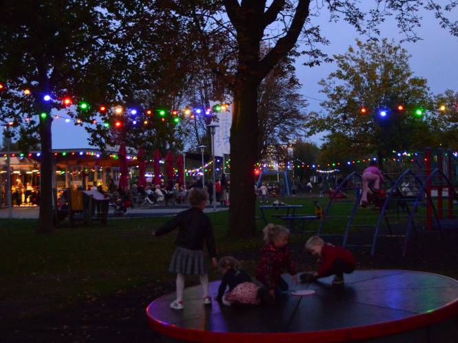 Lichtjesavond in speeltuin Helmond-west