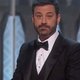 Jimmy Kimmel neemt Donald Trump en Matt Damon op de korrel tijdens openingsmonoloog van de Oscars (filmpje)