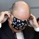 VRAAG: Blijft u uit beleefdheid een mondmasker dragen op het openbaar vervoer?