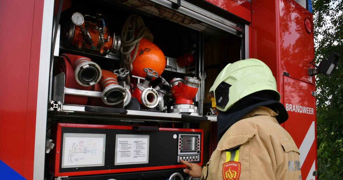 Brandweer ontruimt gebied Lemmer vanwege explosiegevaar .