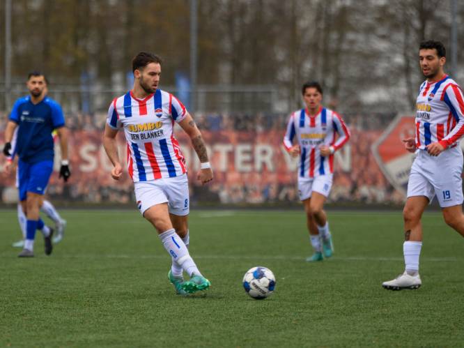 Peter Visee ging met zijn nieuwe voetbalschoenen aan in bad Doen