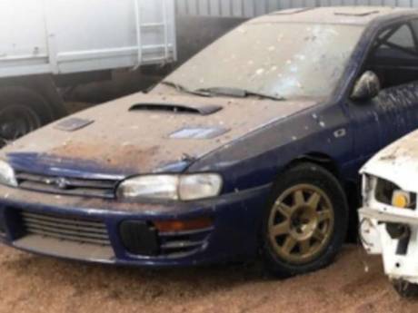 Stoffige Subaru die tien jaar in schuur stond brengt meer dan drie ton op tijdens veiling