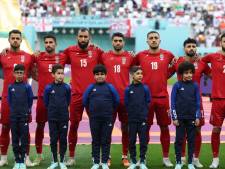 Waarom de Iraanse voetballers thuis onder een akelig vergrootglas liggen