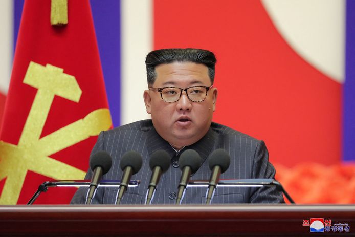 De Noord-Koreaanse dictator Kim Jong-un, in een foto van het staatspersagentschap Korean Central News Agency (KCNA).