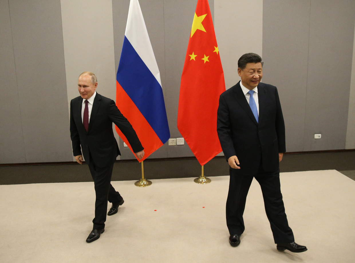 Russische president Vladimir Poetin en zijn Chinese collega Xi Jinping, in november 2019 in Brasilia, Brazilië op een BRICS-top. 'We wisten zeer goed dat de diplomatieke dialogen met Rusland, China en andere landen weinig of geen invloed hadden op hun verzuchtingen', vindt Holslag. Beeld Getty Images
