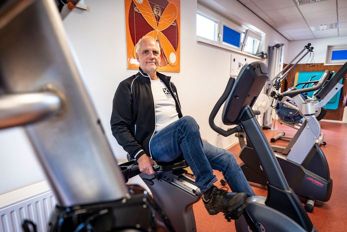 Ben Boerrigter stopt na 42 jaar als fysiotherapeut. De praktijk, Fysiotherapie Langeveen-Manderveen, heeft hij per 1 april al overgedragen aan medewerker Thijs Nieuwmeijer.