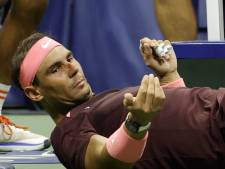 Stuiterend racket zorgt voor neuswond bij Rafael Nadal: ‘Ik denk dat-ie niet gebroken is, maar weet het niet zeker’