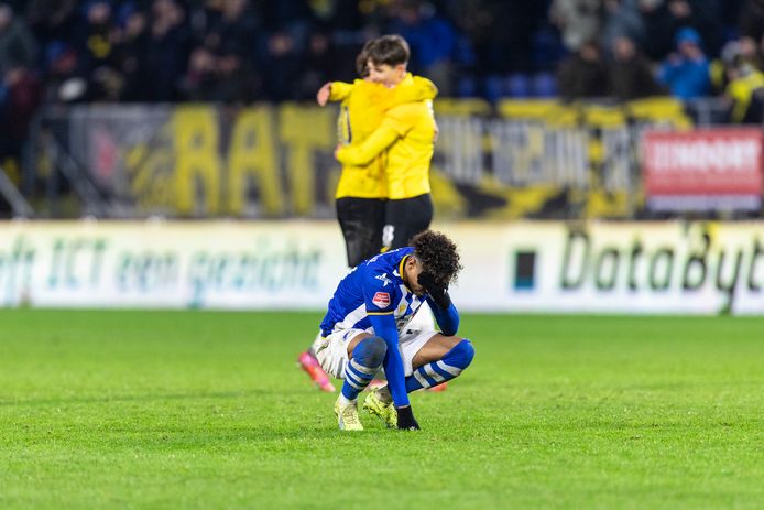 Charles-Andreas Brym, maker van de snelle 0-1, treurt na de 2-1 bekernederlaag bij NAC Breda.