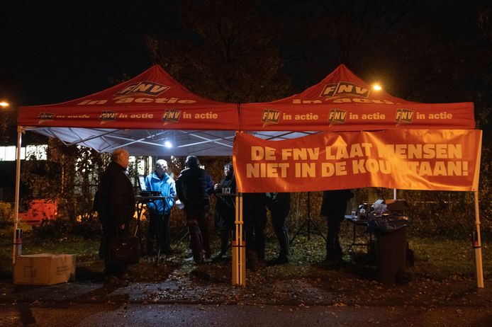 De Lambertus Buddestraat met de FNV-tent, gistermorgen.