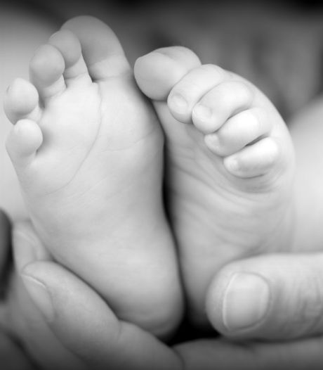 Véronique helpt ouders bij afscheid doodgeboren baby: ‘Ik leg Eva in haar armen’