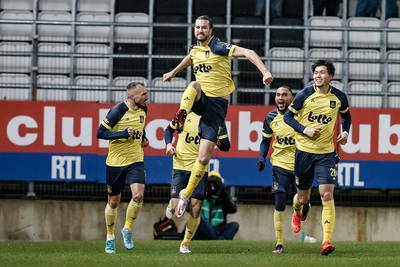 EN DIRECT: Burgess ouvre le score, départ parfait pour l’Union à Charleroi (0-1)
