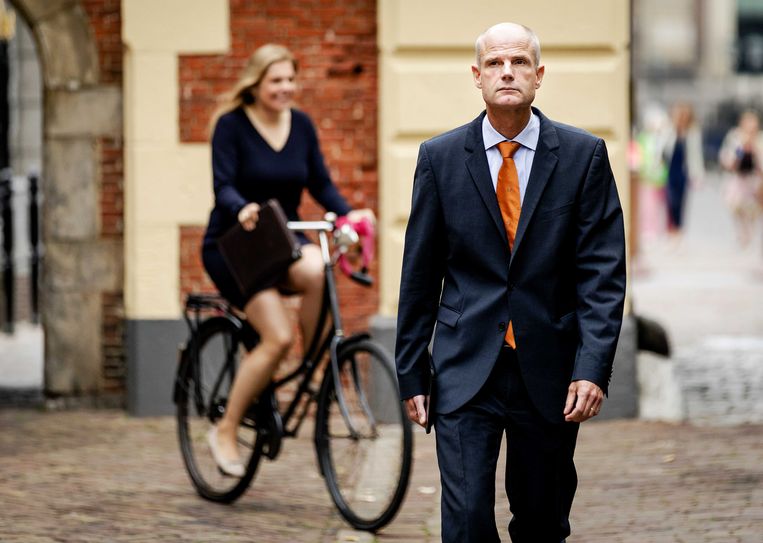 2018-08-29 10:56:23 DEN HAAG - Minister Stef Blok van Buitenlandse Zaken (VVD) komt aan op het Binnenhof voor aanvang van de begrotingsraad. ANP ROBIN VAN LONKHUIJSEN Beeld ANP