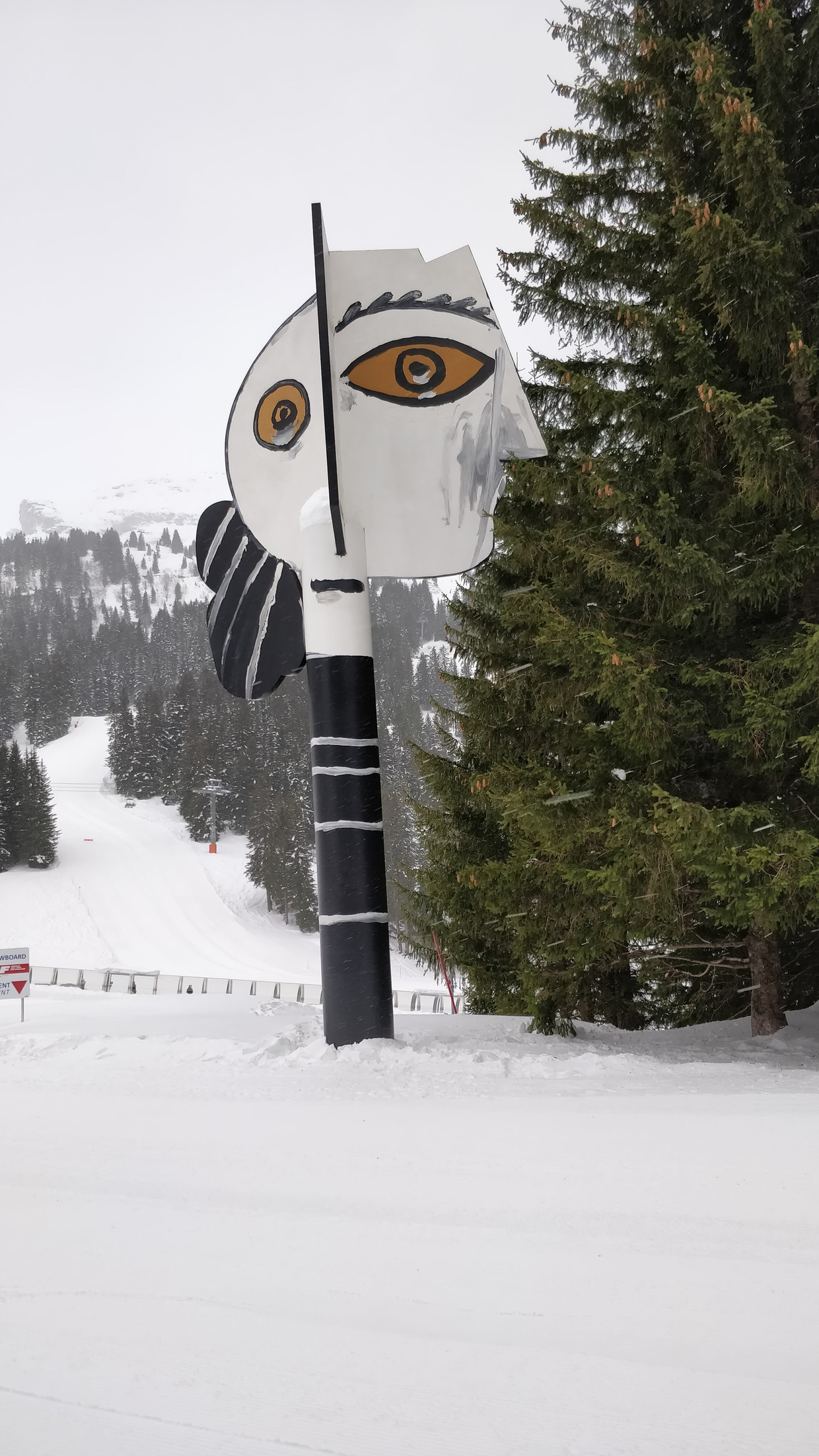 Sculptuur van Pablo Picasso in Flaine. Beeld Thaloen Verweij