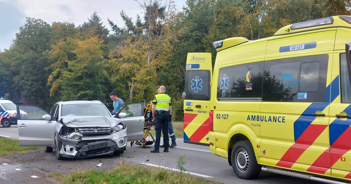 Auto zwaar beschadigd bij ongeval met letsel op Schoterlandseweg in Oudeschoot