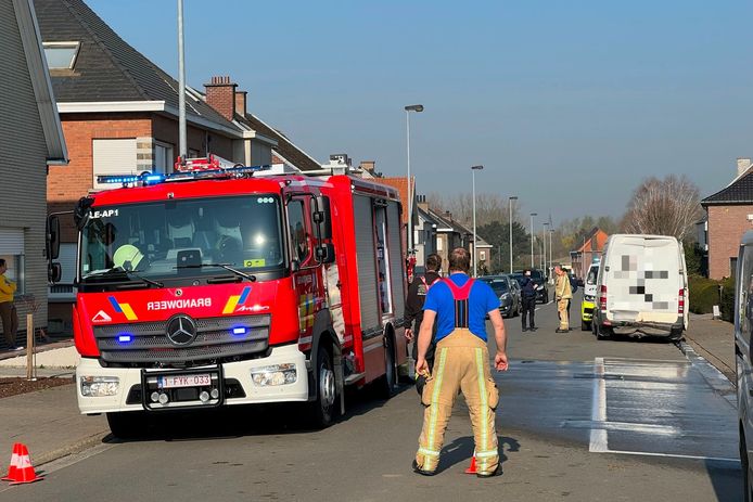 Door het ongeval, de takelwerken en opruimwerken door de brandweer was de  Lange Ommegangstraat in Erpe even afgesloten voor doorgaand verkeer.