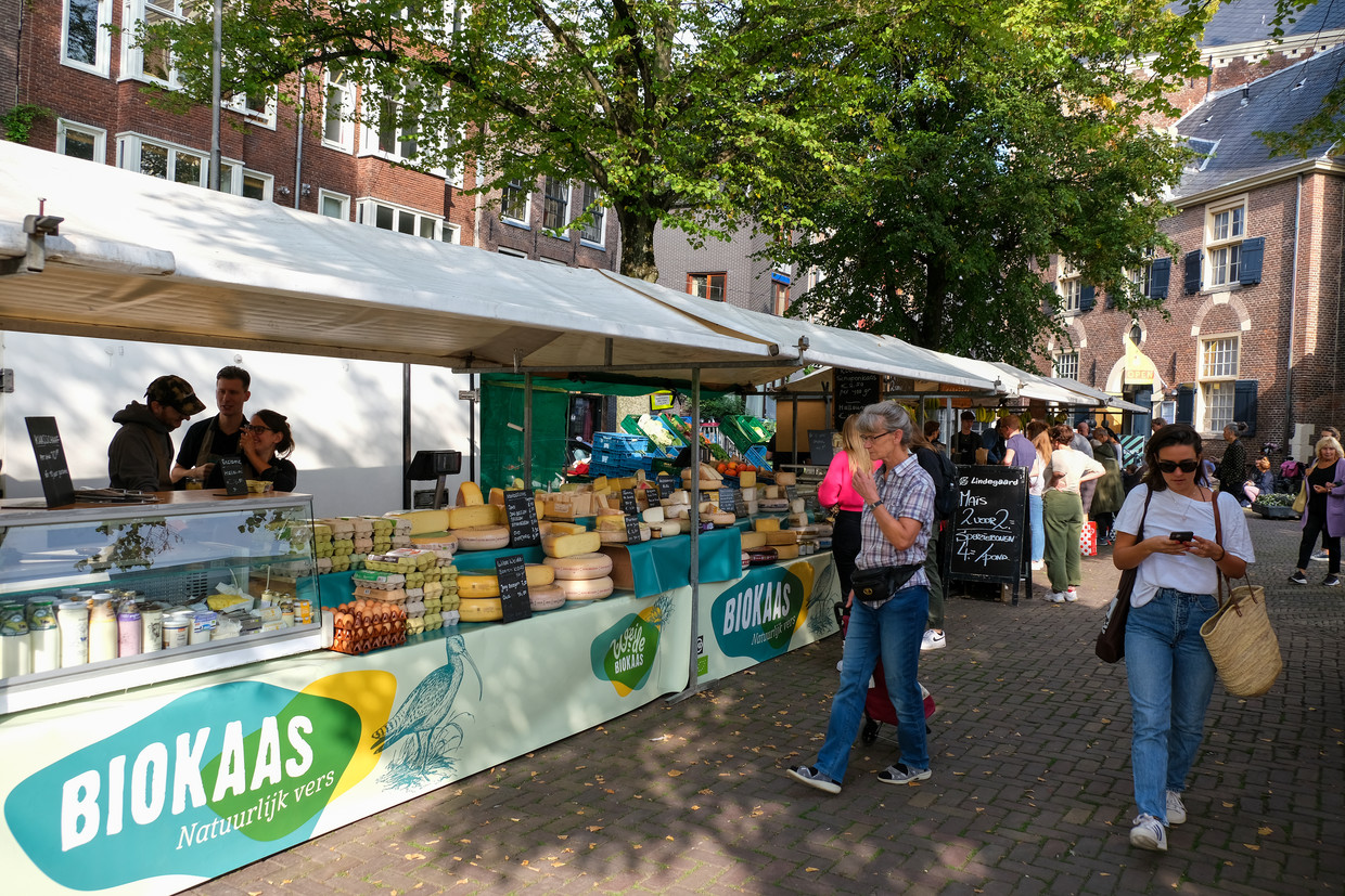 Op de Noordermarkt in Amsterdam is iedere zaterdag een biologische markt.  Beeld Kim van Dam, Hollandse Hoogte