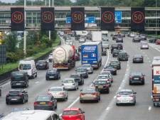 Anderhalf uur vertraging na ongeval op Antwerpse Ring richting Nederland in Berchem