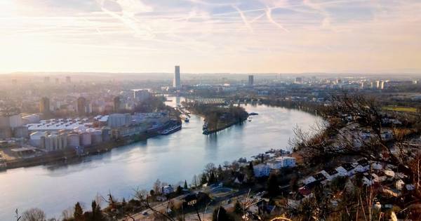 Dode en gewonden bij botsing schepen op de Rijn in Zwitserland.