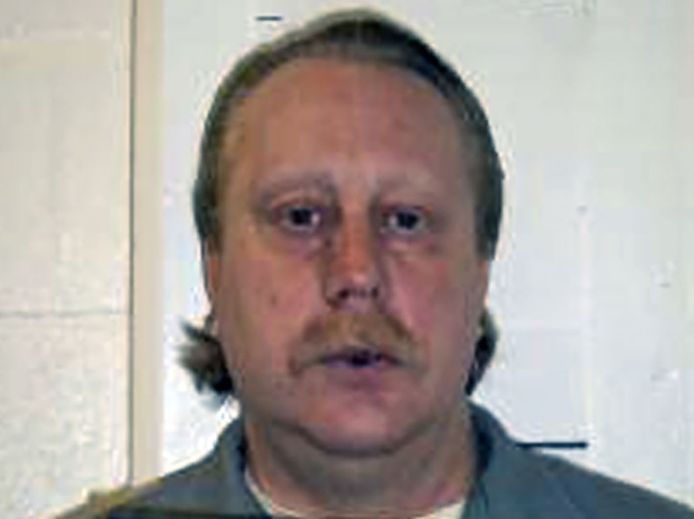 Russell Bucklew werd veroordeeld voor het doden van een liefdesrivaal en het ontvoeren en verkrachten van zijn ex-vriendin.