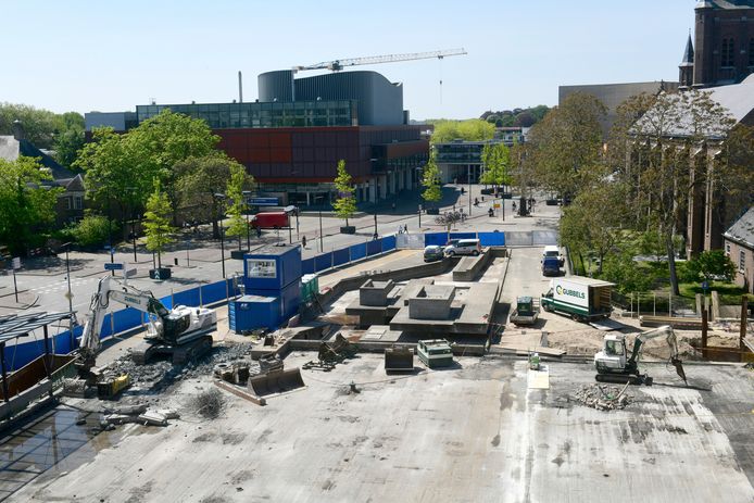 De renovatie van het Willemsplein gaat langer duren dan aanvankelijk gepland.