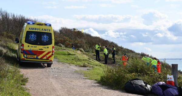 Paraglider overleden bij ongeval in duinen Zoutelande.
