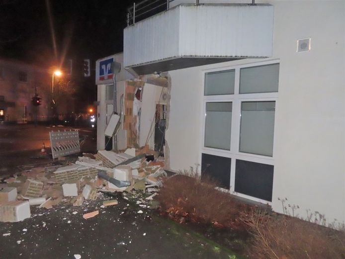 De ravage na de explosies in het woon- en bedrijfsgebouw in Kierspe.