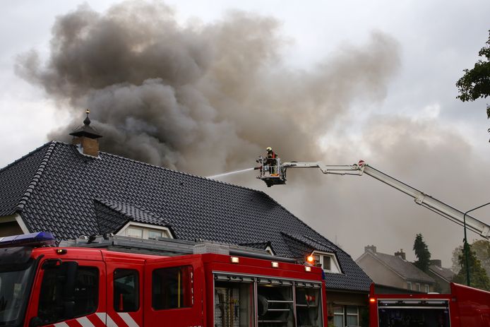 Uitslaande brand aan Berghemseweg in Oss.
