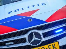 Auto rijdt talud af op N360 bij Ten Post