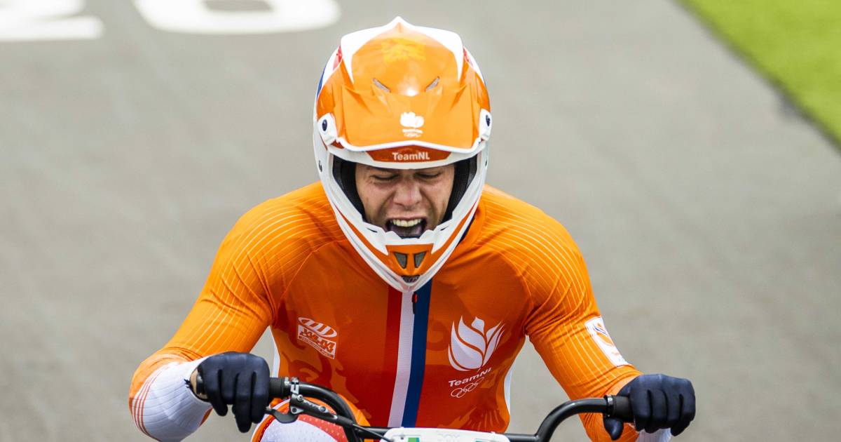 Niek Kimmann met scheur in knie naar sensationeel goud: ‘Ik snap er geen fluit van' Meer dan gegund; na de aanrijding met de official eerst kijken hoe het met hem gaat, doorbikkelen met een scheur in je knieschijf, a true olympian!  .