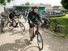 Kritiek op ‘paniekerige’ scholen die leerlingen naar huis sturen na bedreiging: ‘Pure overheidshysterie’