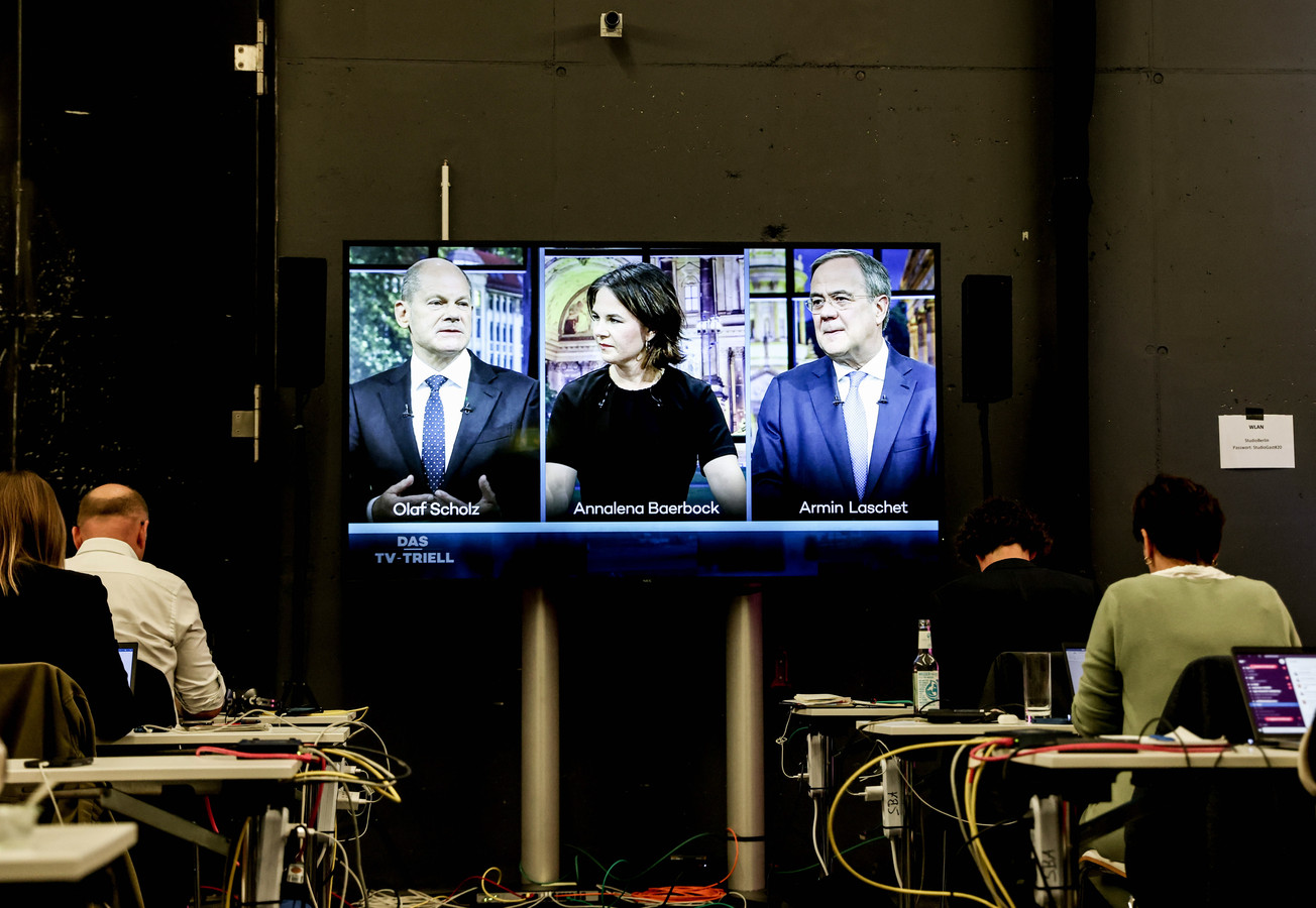 De drie kanselierskandidaten tijdens hun derde tv-debat.