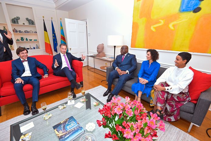 Premier De Croo, Waals minister-president Elio Di Rupo, Congolees president Félix Tshisekedi, Minister van Ontwikkelingssamenwerking Meryame Kitir en minister van Buitenlandse Zaken Hadja Lahbib.