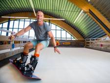 Joop (50) was lichamelijk ‘hélemaal afgebroken’ na strijd tegen kanker, nu gaat hij urenlang snowboarden