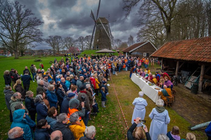 Het Laatste Avondmaal, verbeeld door toneelvereniging Kameleon bij de Lonneker Molen.