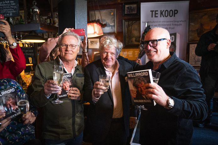 Fons de Poel, Willibrord Frequin en Rene van der Gijp tijdens de presentatie van het boek Willibrord, Verlegen Vlegel.