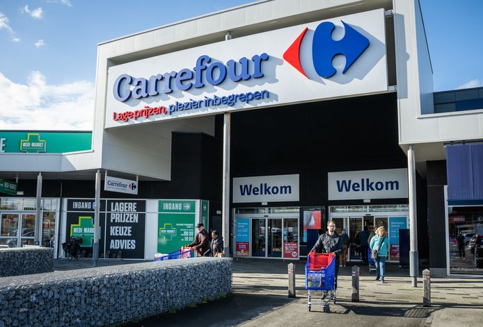 Waarom is het personeel in een hypermarkt van Carrefour duurder dan dat in een zelfstandige vestiging van Albert Heijn?
