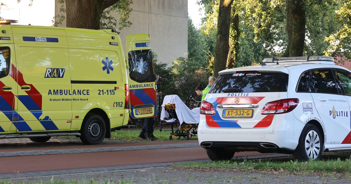 Fietser raakt gewond bij ongeluk in Oss, getuige ziet bestuurder doorrijden na aanrijding.