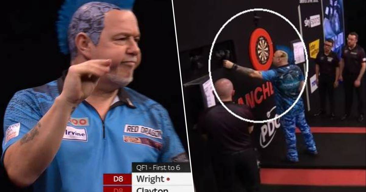 look.  ‘So bizarre’: Wright would fiddle with the decor at a crucial moment and then not have any kind gesture for the crowd |  Darts