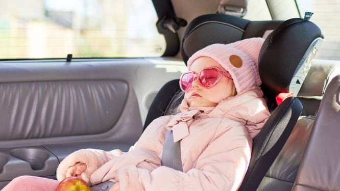 3 op de 4 kinderen zijn fout vastgemaakt, en dat kan je een boete kosten: zo doe je het wél goed