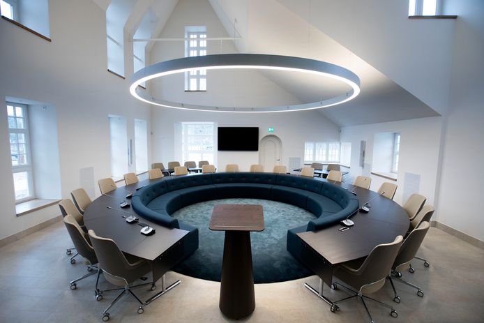 De raadzaal in Waalre.