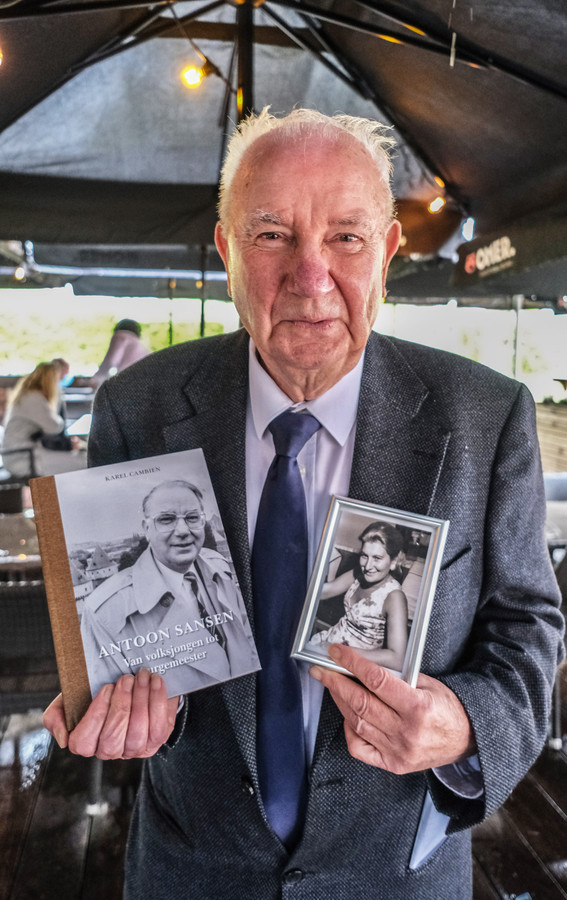Antoon Sansen. Links het boek, rechts een foto van zijn vrouw Christiane Cottenier, aan wie hij het boek opdraagt.