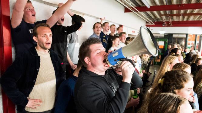 Met zijn megafoon liet Juran het spoken bij korfbalclub: ‘Ik ben nu vader, het is mooi geweest’