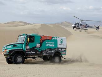 Averij voor Belgische Dakar-deelnemers: opgave, startverbod en 300 kilometer door de duinen zonder voorruit 