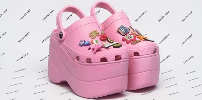 Platform Crocs uit 2018.