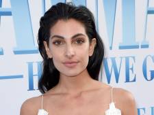 Dolblije Nicolette herenigd met gezin en Anna geniet sexy op rots