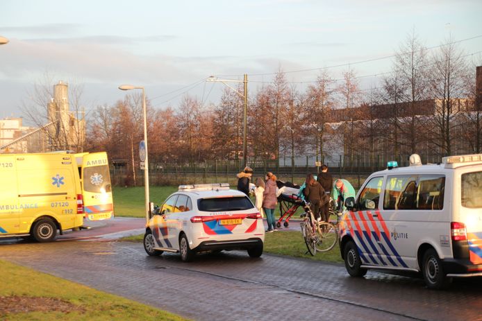 Vrijdagmorgen is er een fietsster 
gevallen door een spekglad fietspad aan de Groninger Meeuwlaan.