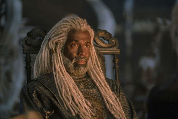 Steve Toussaint als Corlys Velaryon, de Sea Snake.