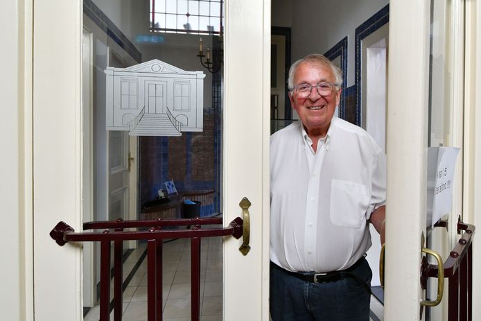 Voormalig stadhuis nu makelaar Schlichter. Hans Schlichter.