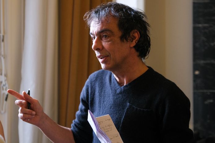Hans Vandecandelaere. "Armoede en slechte huisvesting kunnen een drempel vormen, omdat in die omstandigheden een geschikte studeerplek vinden geen evidentie is.”