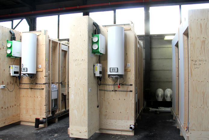 De houten flexwoningen van Sint Trudo, die aan de Quinten Matsyslaan in Eindhoven komen te staan, worden bij timmerfabriek Houkesloot (onderdeel van Friso Bouwgroep BV) in Sneek gebouwd.